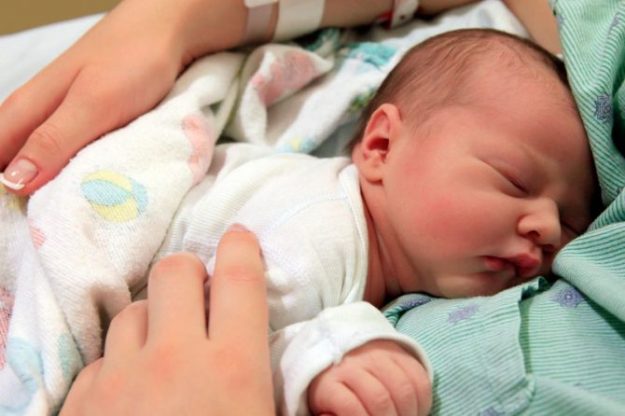 Ανάπτυξη καρκίνου σε νεογνό μετά από φυσιολογικό τοκετό