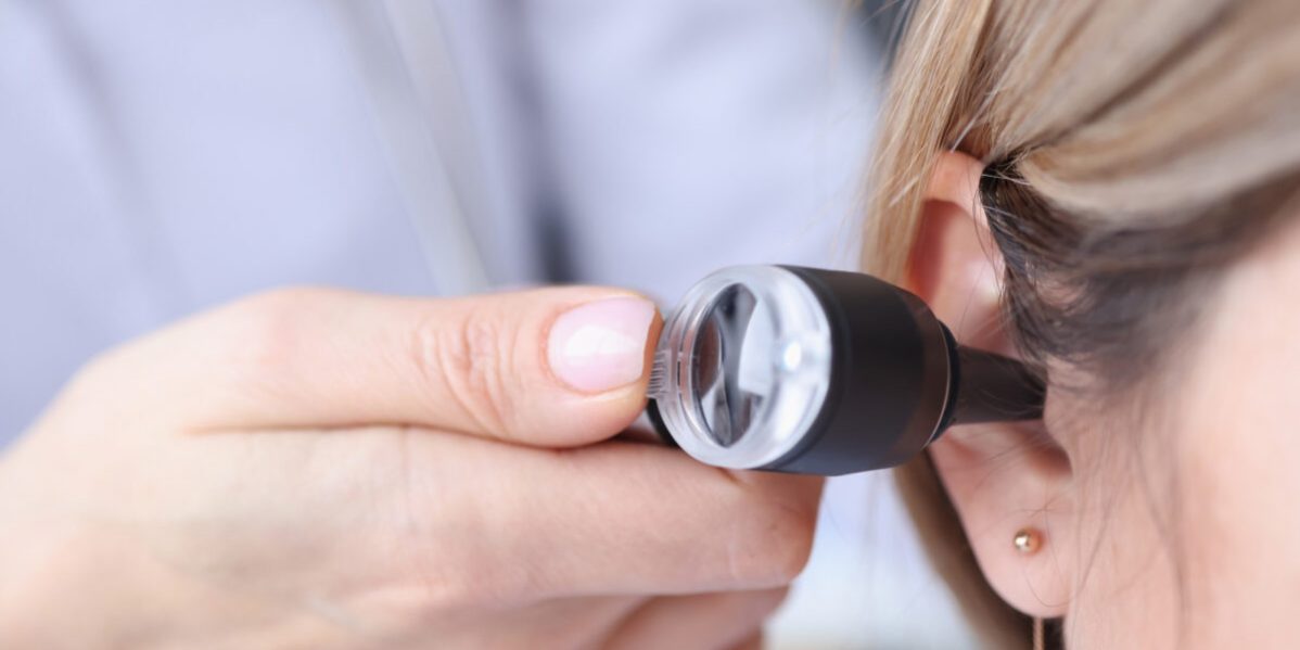 Κερί αυτιού (βύσμα κυψελίδας): Αίτια, αντιμετώπιση, πρόληψη, κίνδυνοι Κερί αυτιού (βύσμα κυψελίδας): Αίτια, αντιμετώπιση, πρόληψη, κίνδυνοι