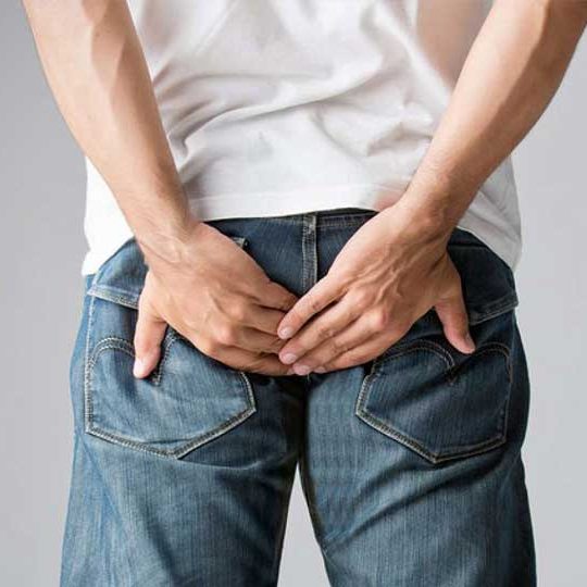 Περιεδρικό απόστημα και συμπτώματα: Τι προκαλεί & πώς αντιμετωπίζεται η πάθηση