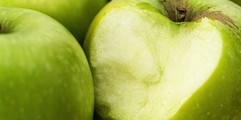 Τροφές που κάνουν καλό στα δόντια