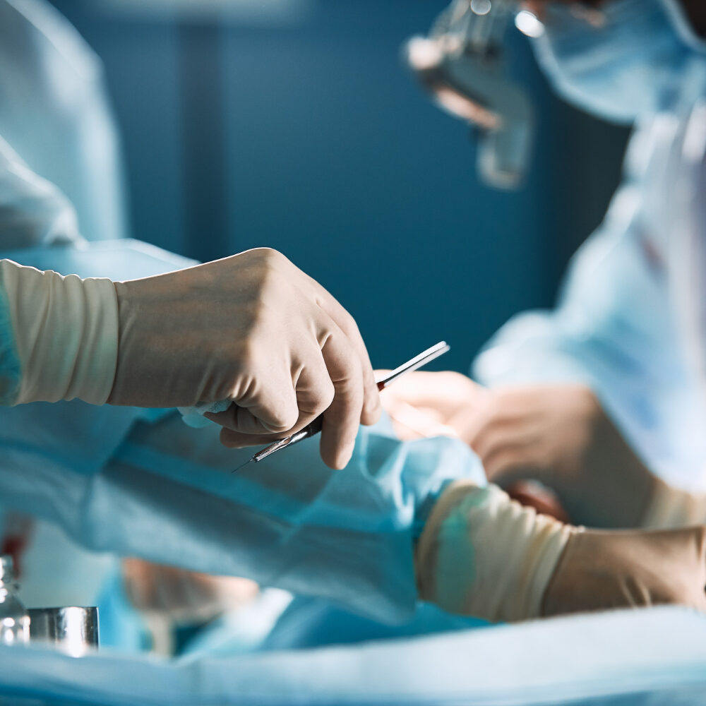 kaliteros genikos xeiroyrgos stin athena