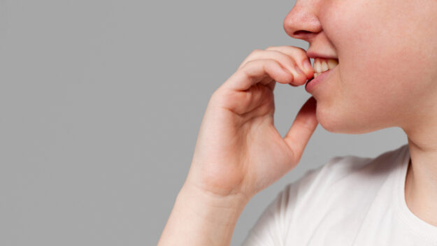 Παιδικές κακές στοματικές συνήθειες: Τρίξιμο δοντιών, δάγκωμα νυχιών και μάσημα αντικειμένων