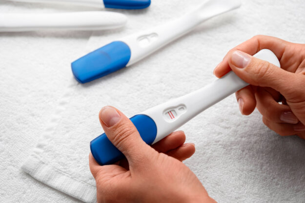 Τι είναι η εξωσωματική γονιμοποίηση