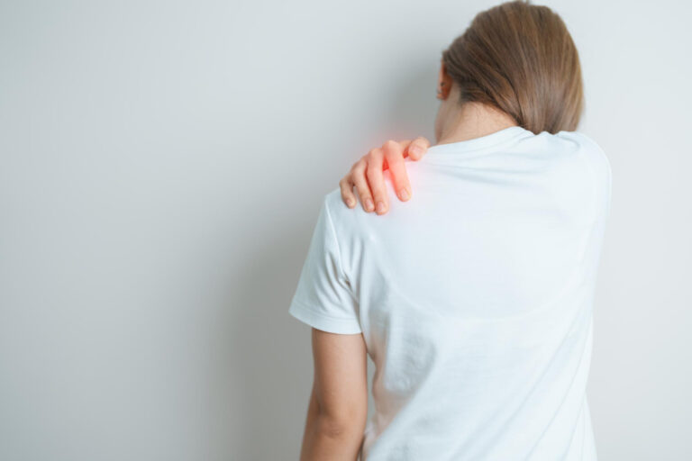 πόνος στον ώμο δεν μπορώ να σηκώσω το χέρι