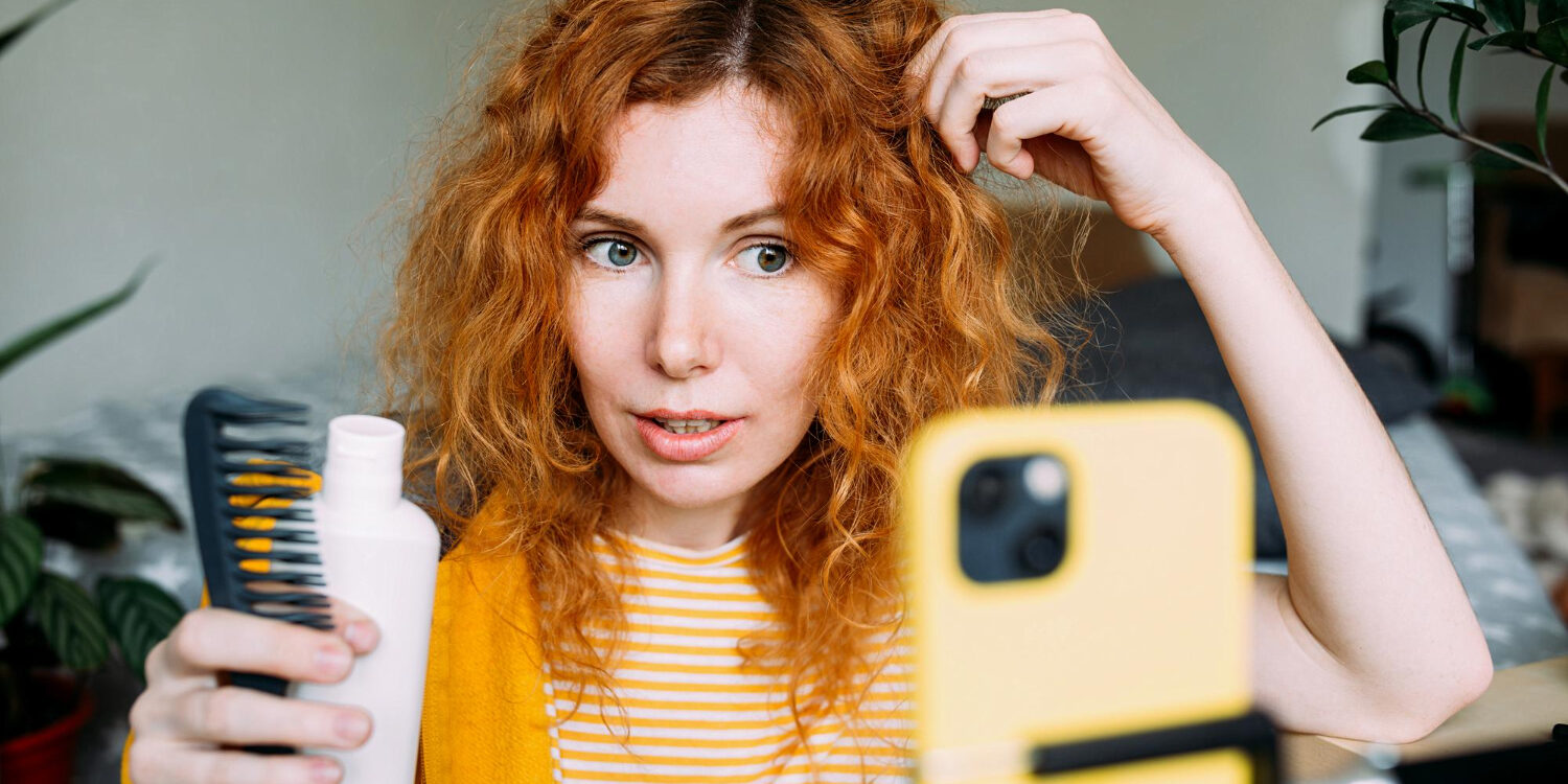 Tik Tok trends που καταστρέφουν τα μαλλιά σου: Τι προτείνουν οι δερματολόγοι