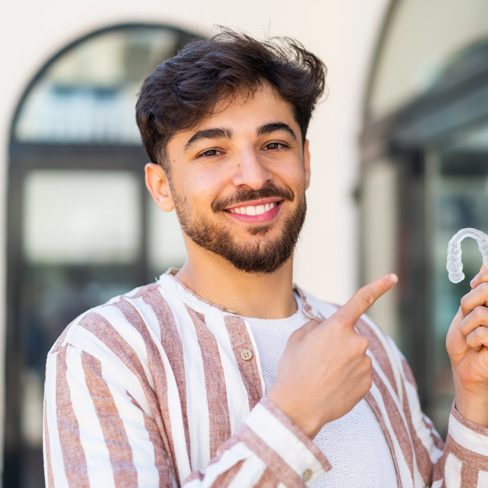 Υποχώρηση ούλων και ορθοδοντική: Πότε χρειάζεται προσοχή;