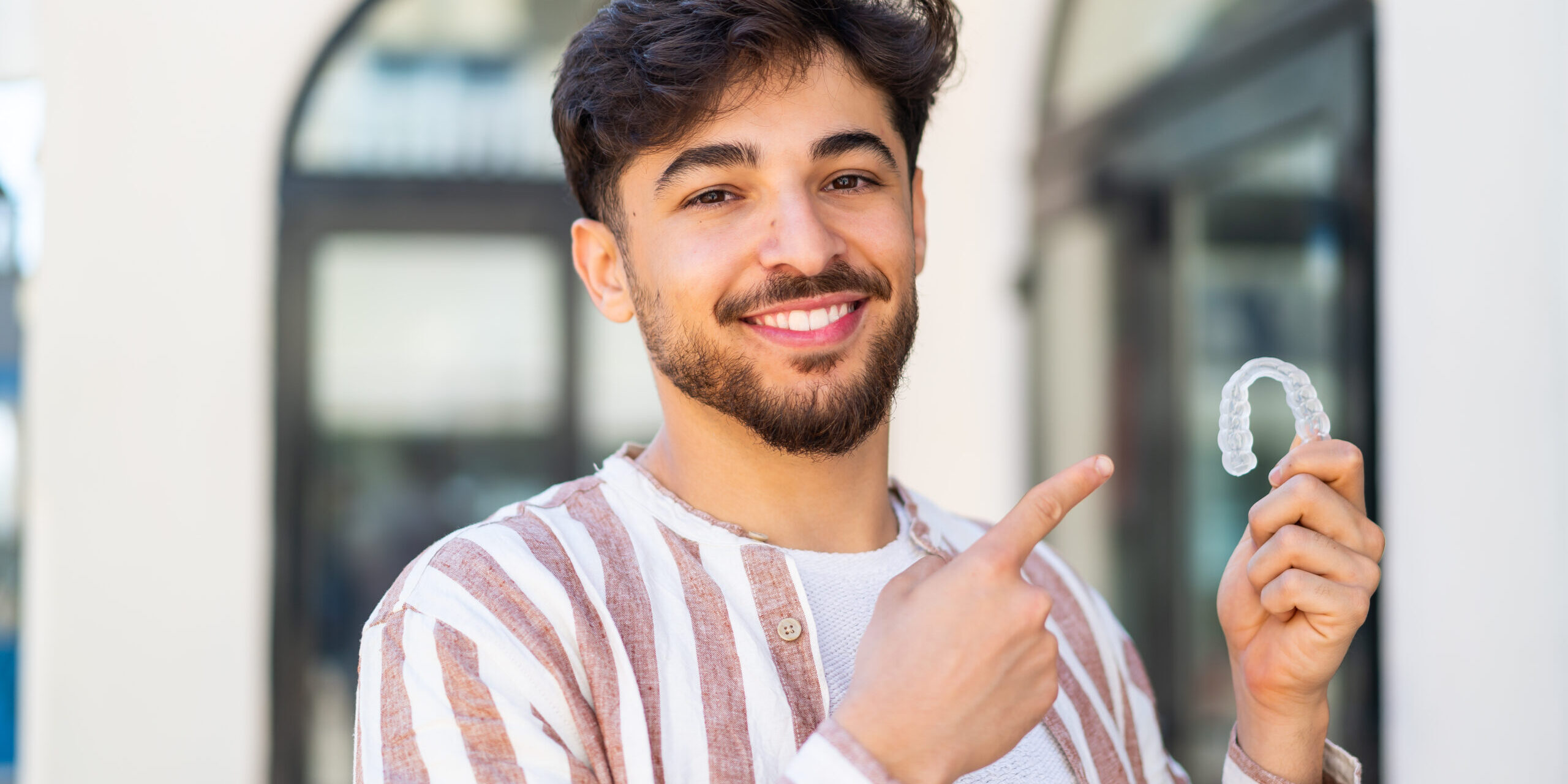 Υποχώρηση ούλων και ορθοδοντική: Πότε χρειάζεται προσοχή;